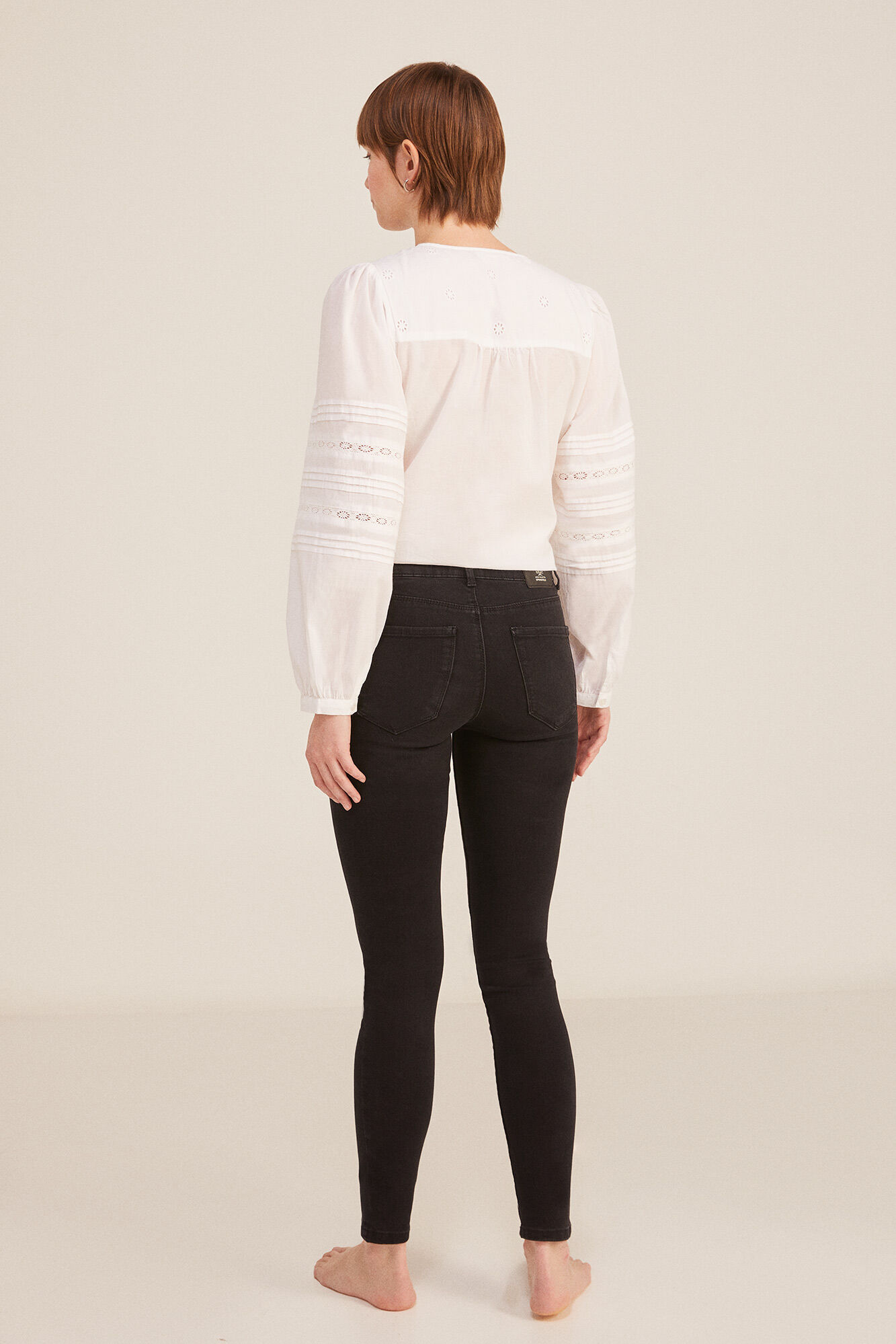 Calça jeans slim com lavagem sustentável - preta