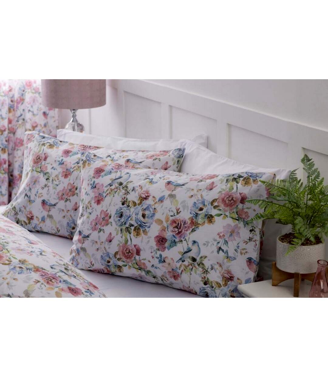 Belledorm - Parure de lit SECRET GARDEN (Blanc / Rose / Bleu) - UTBM431