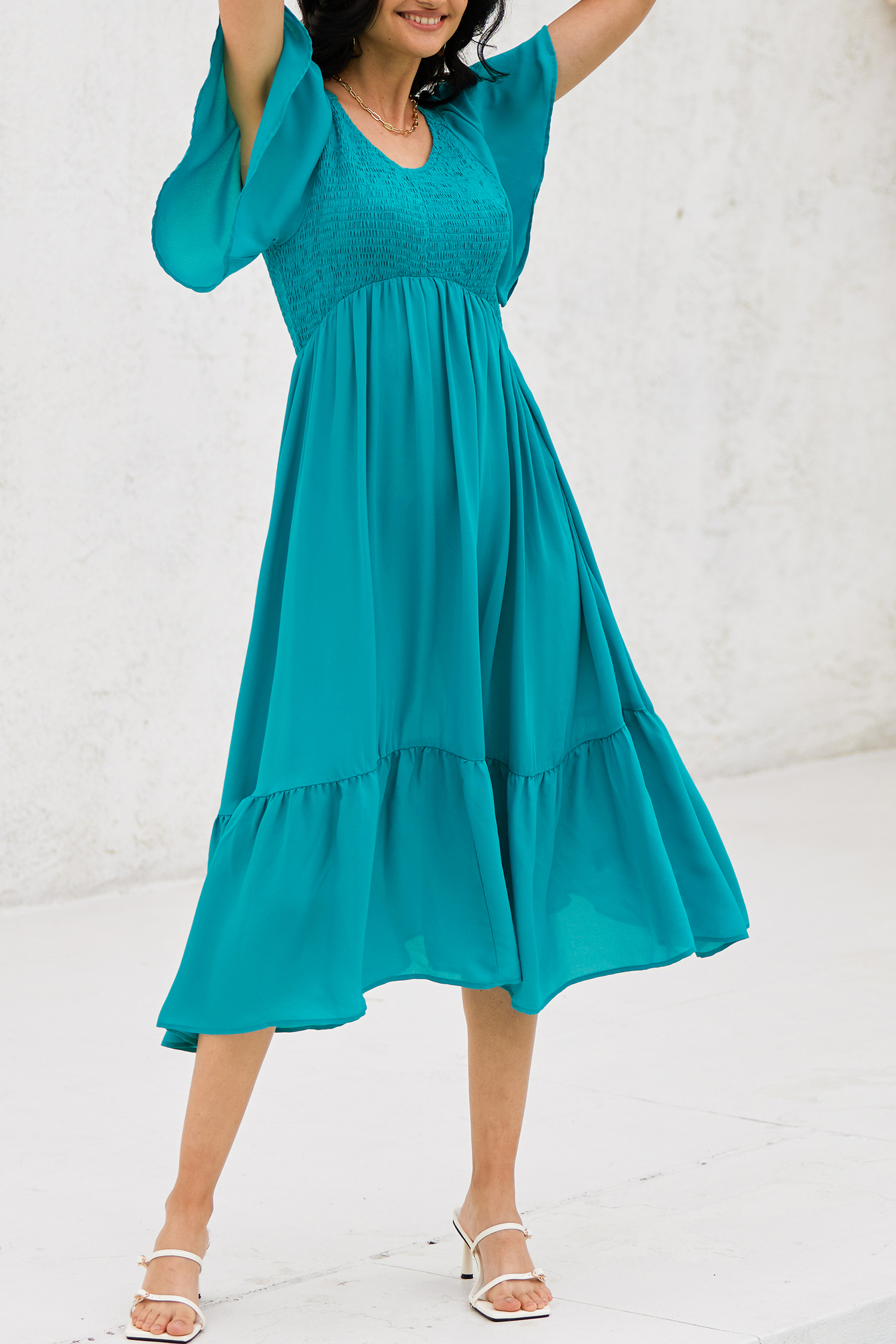 Robe à volants et smocks bleue
