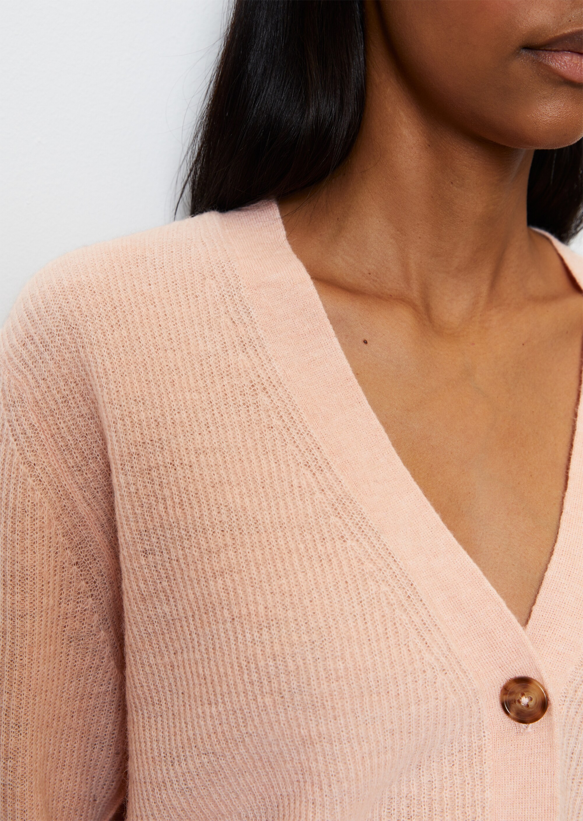 Zart gestrickter V-Neck-Cardigan loose aus Wolle-Alpakawolle-Mix