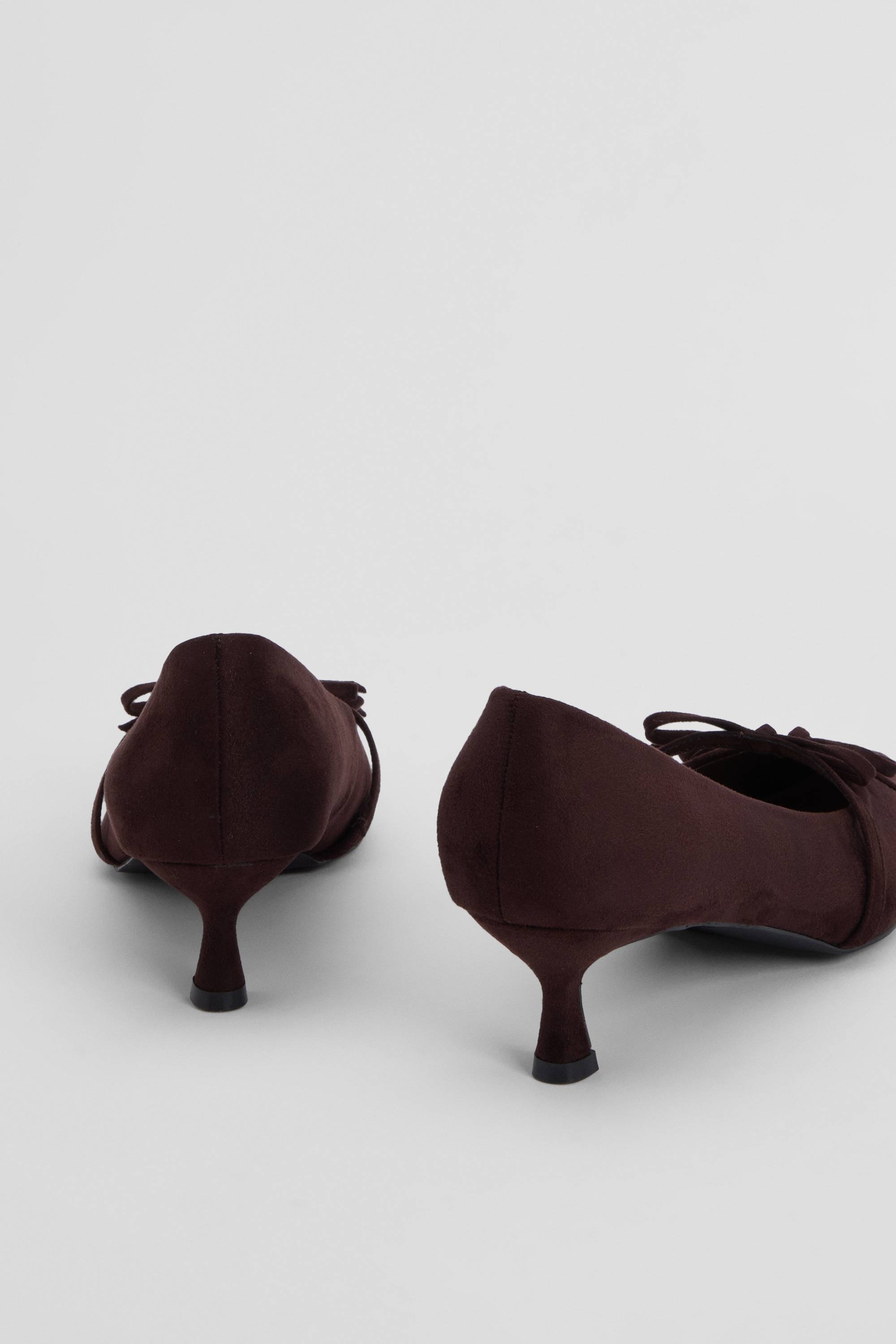 Oasis Chaussures De Cour Rita En Synthétique À Double Nœud Style Salomé Et Petit Talon