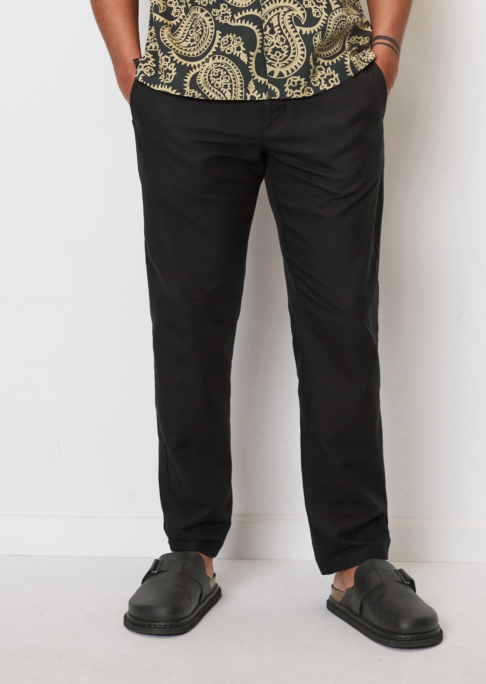 Chino Modell OSBY jogger tapered aus Bio-Baumwolle und Leinen