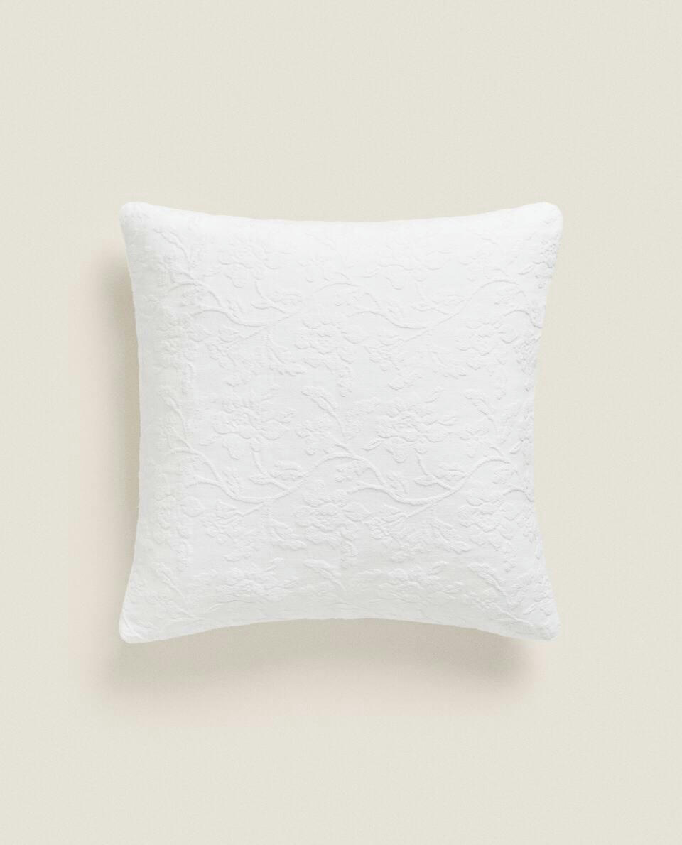 CAPA DE ALMOFADA COM BORDADO FLORAL