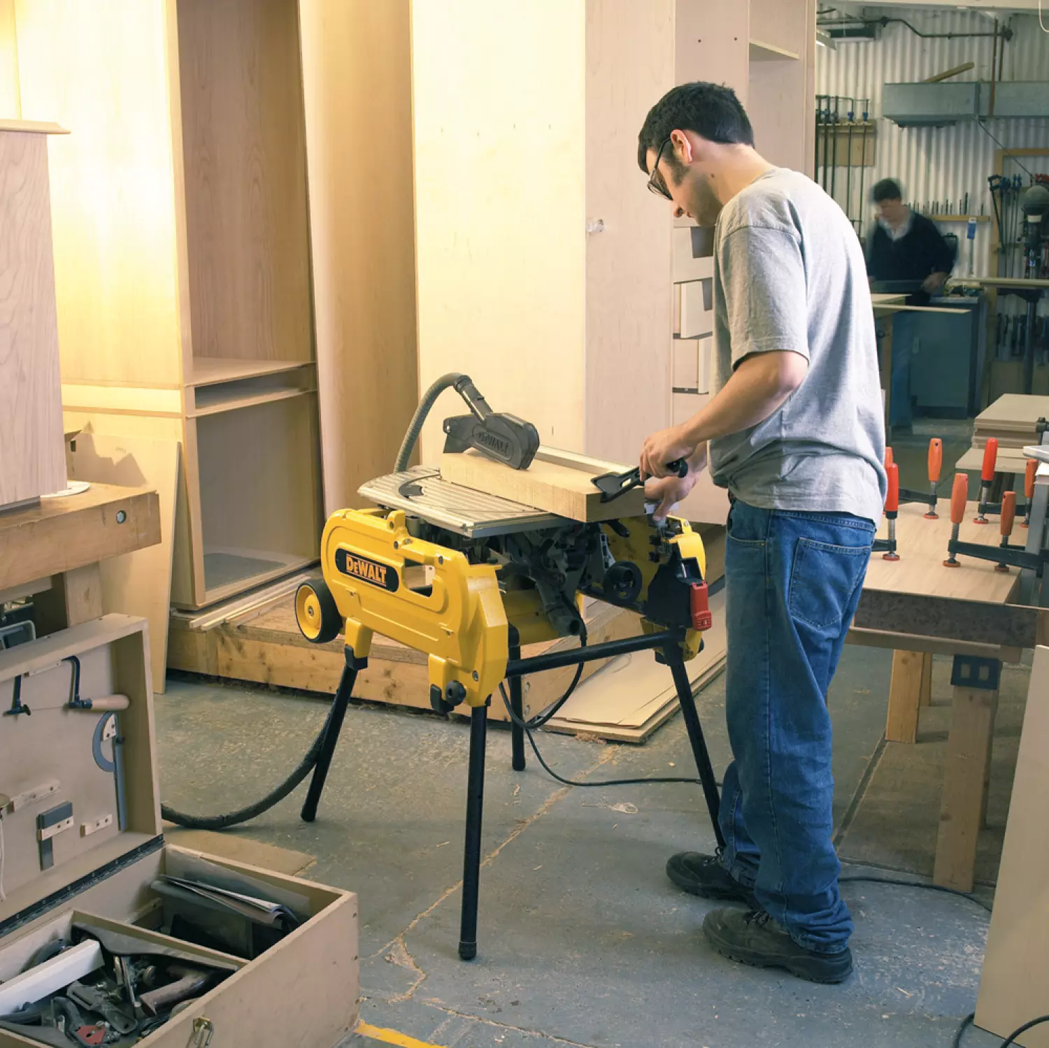 DeWALT D27107 Tafel afkort- en verstekzaag / combinatiezaagmachine - 2000W - 305 x 30mm