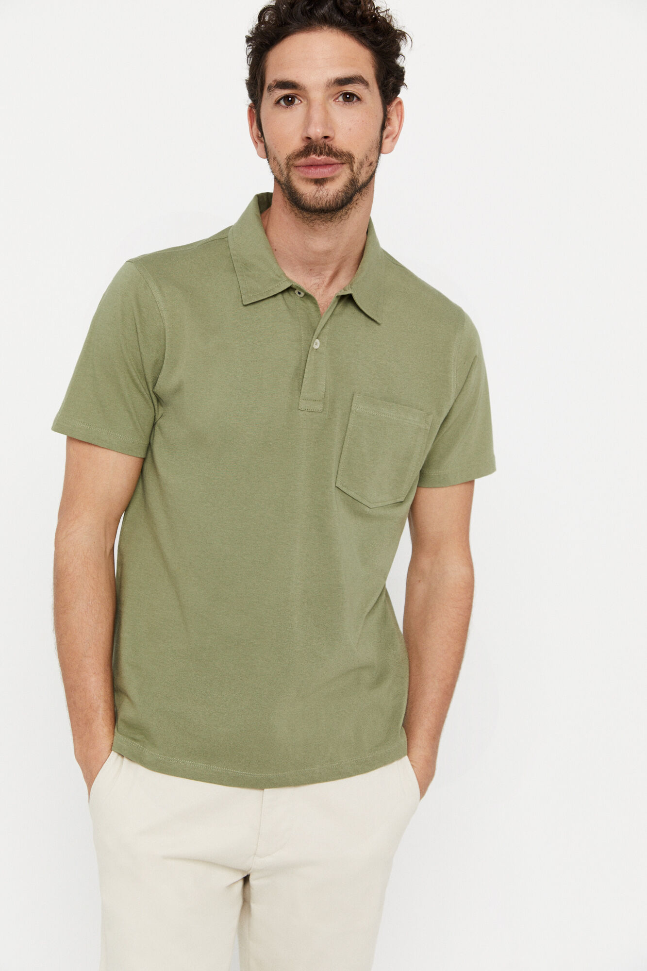 Camisa polo leve com bolsos - Cáqui