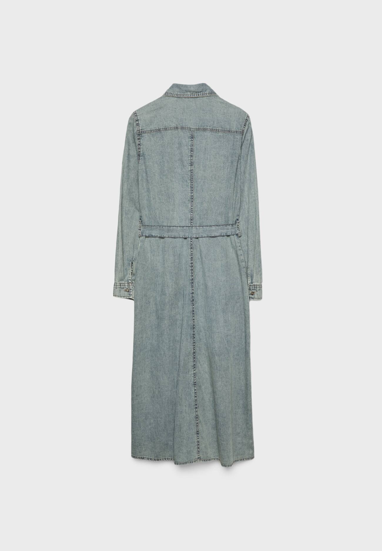 Vestido camisa midi em jeans