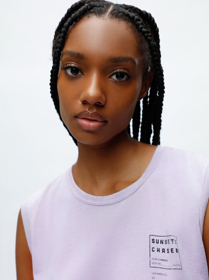 Camiseta regata estampada - Roxa