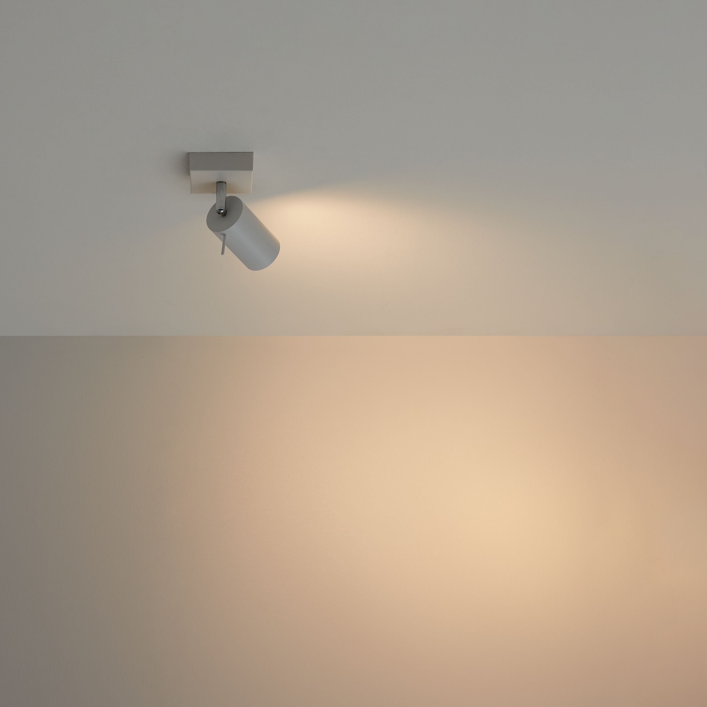 LAZEN Spot - Weiss / B: 13.3 cm x T: 8.0 cm x H: 15.2 cm