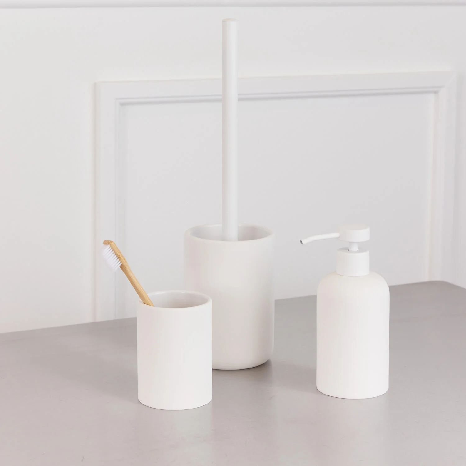 Bahne Interior  Ceramic Smooth tandbørstekrus - hvid
