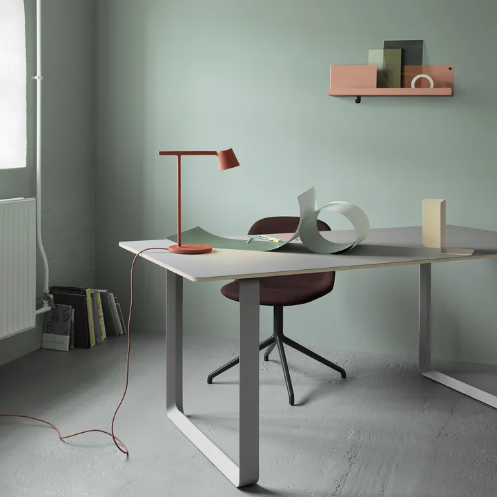 Muuto - Tip LED Tischleuchte, kupfer braun