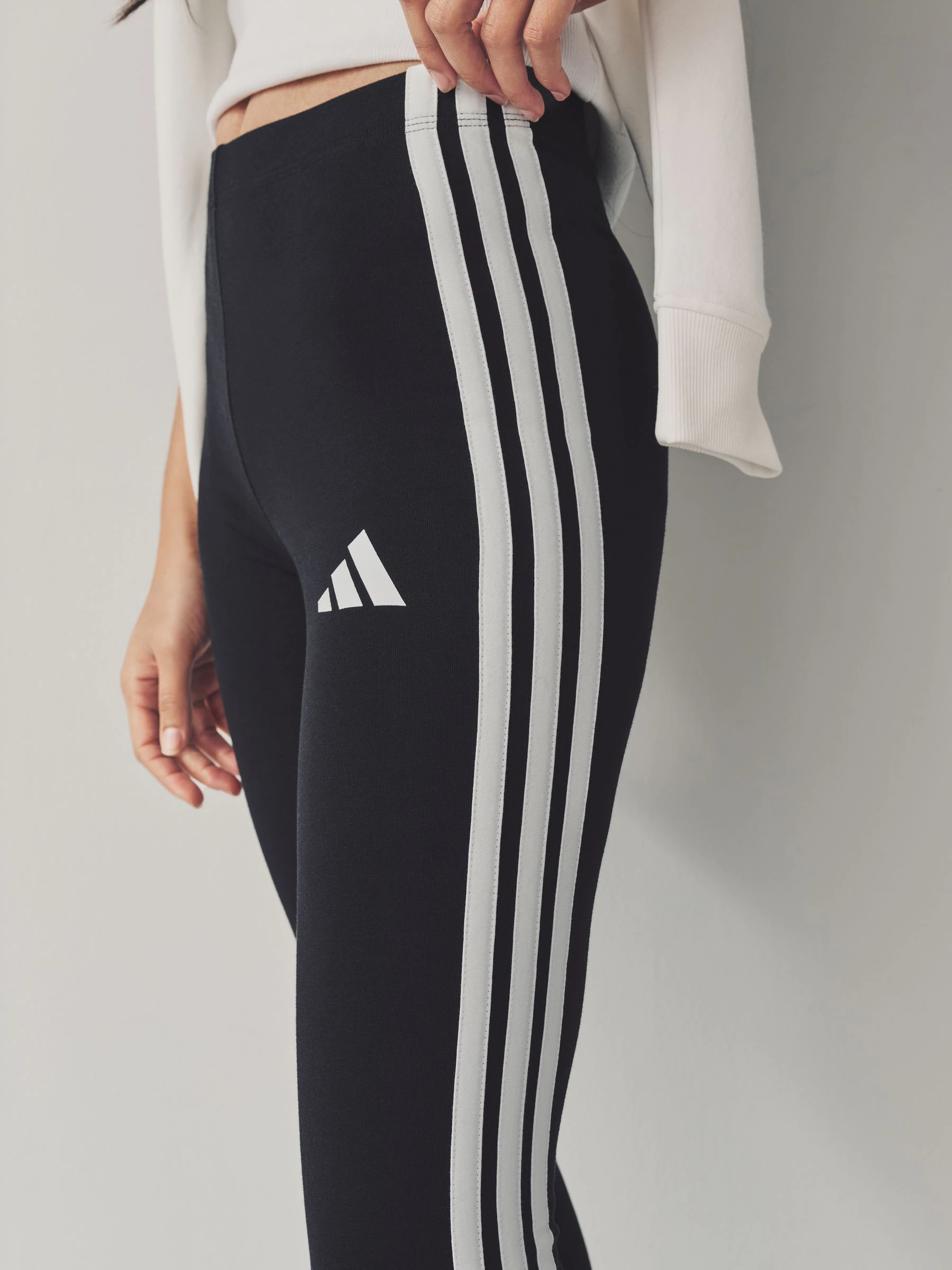Zwart wit - adidas Essentials katoenen legging met 3 strepen