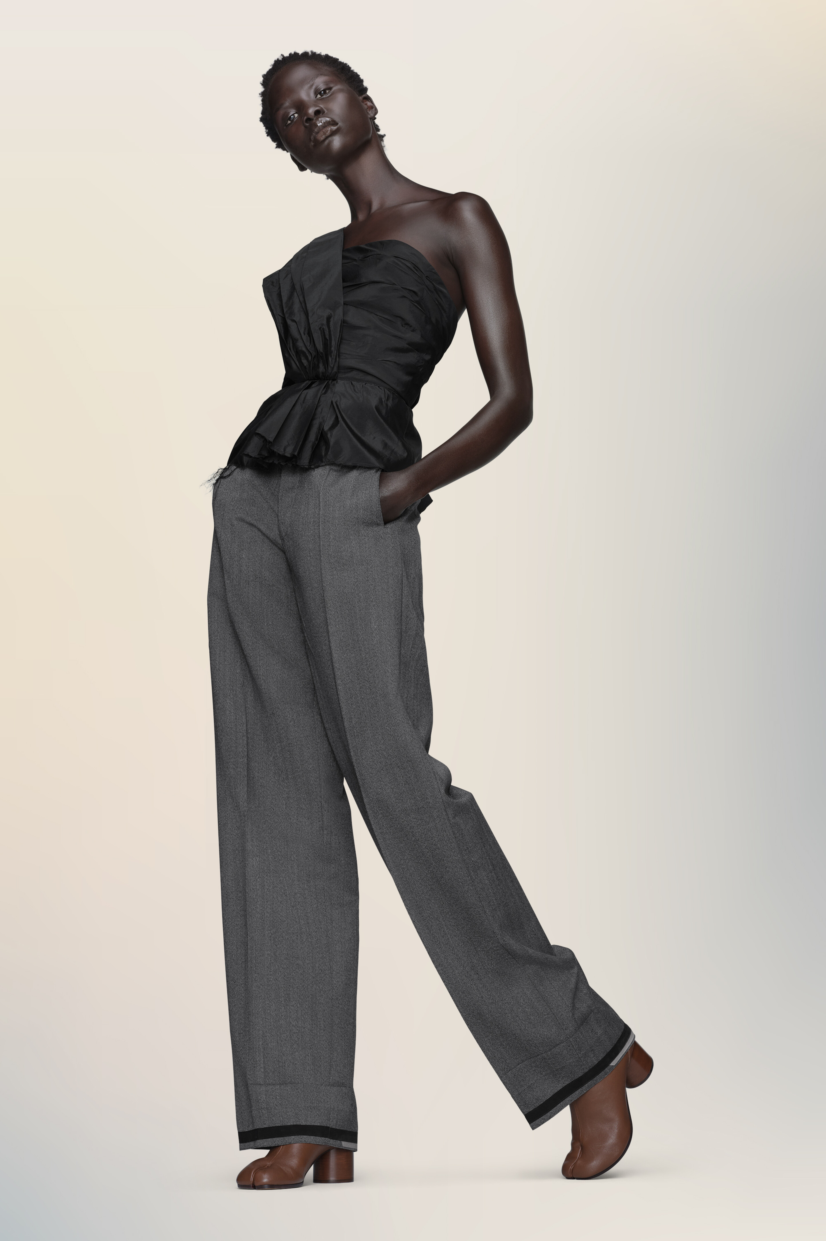 Haut drapé asymétrique noir pour femme