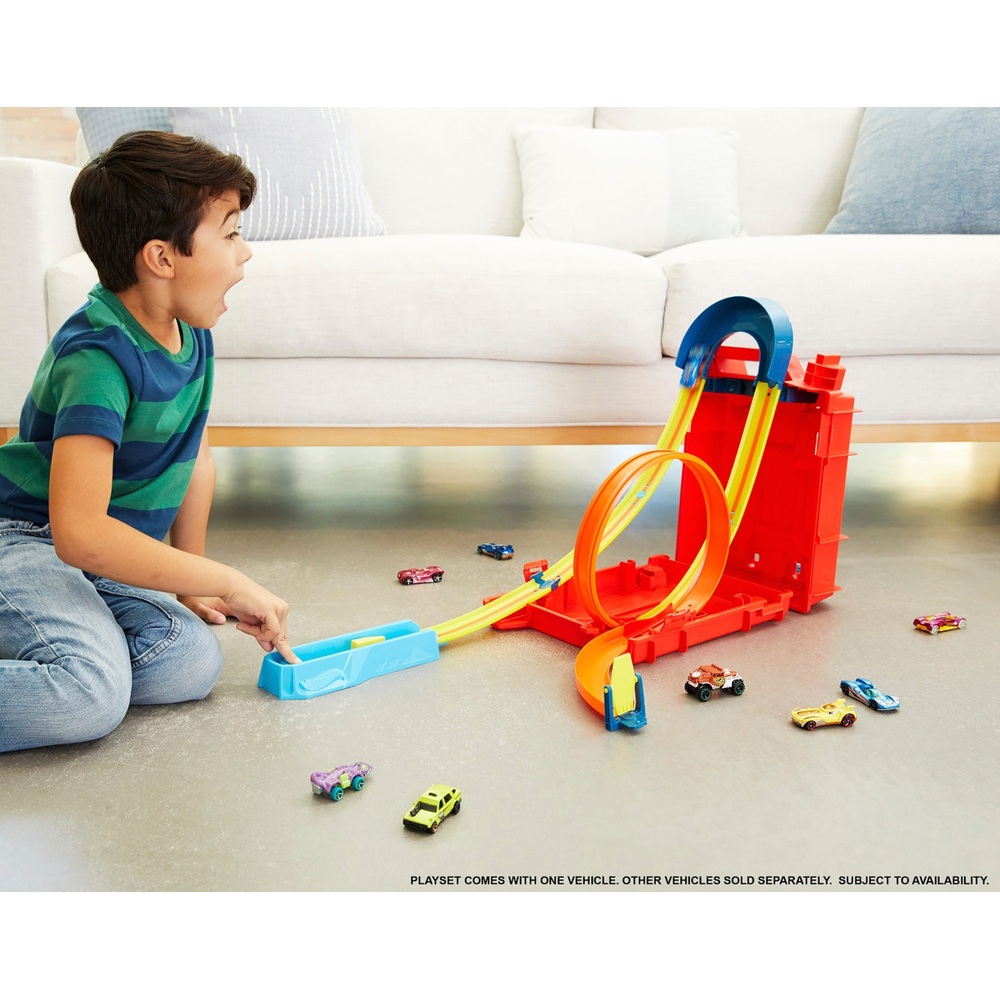 Hot Wheels Track Builder Unlimited Fuel Can Stunt Box und Fahrzeug