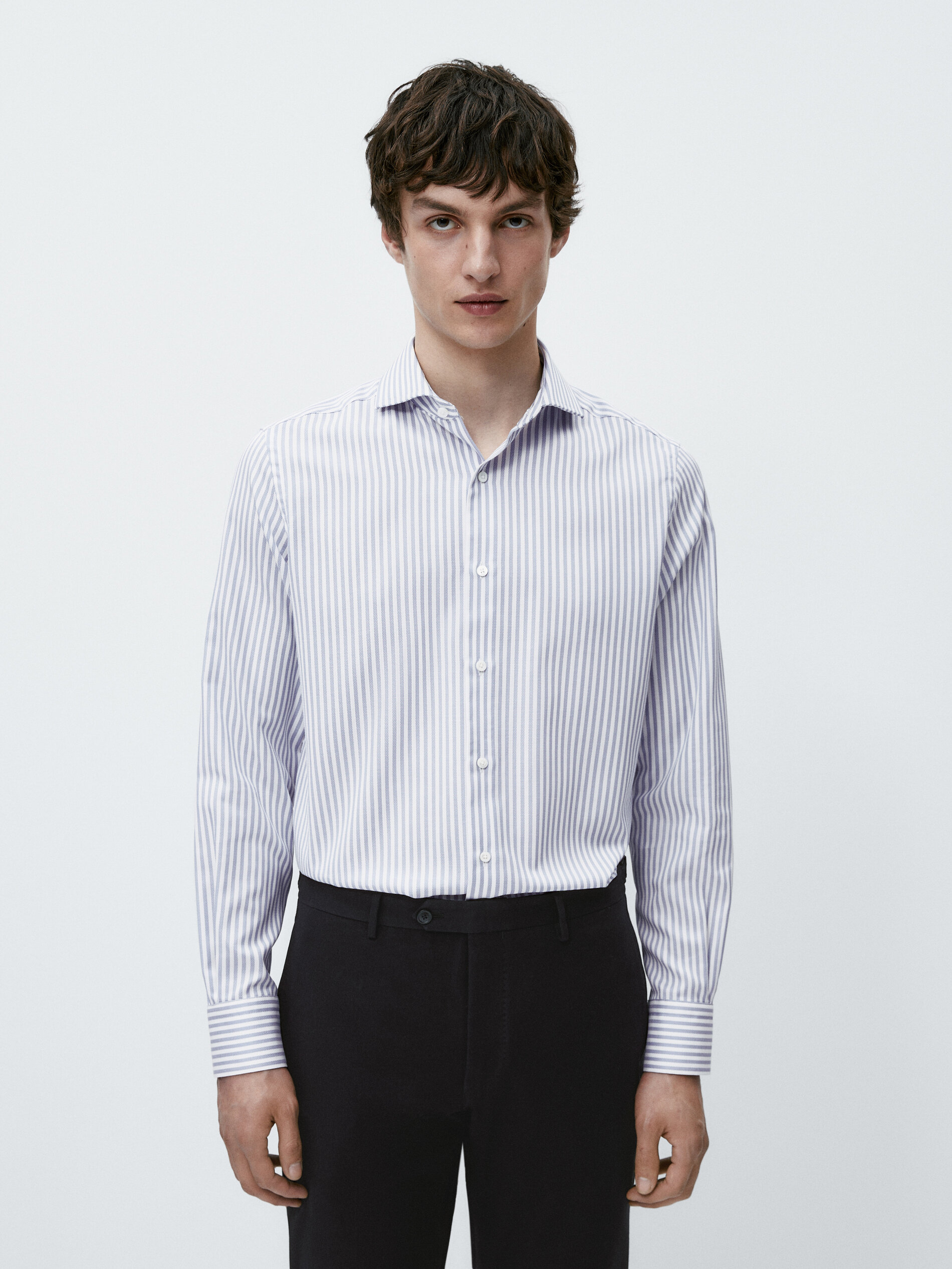 Camisa listrada, estrutura fácil de passar, modelagem slim - AZUL