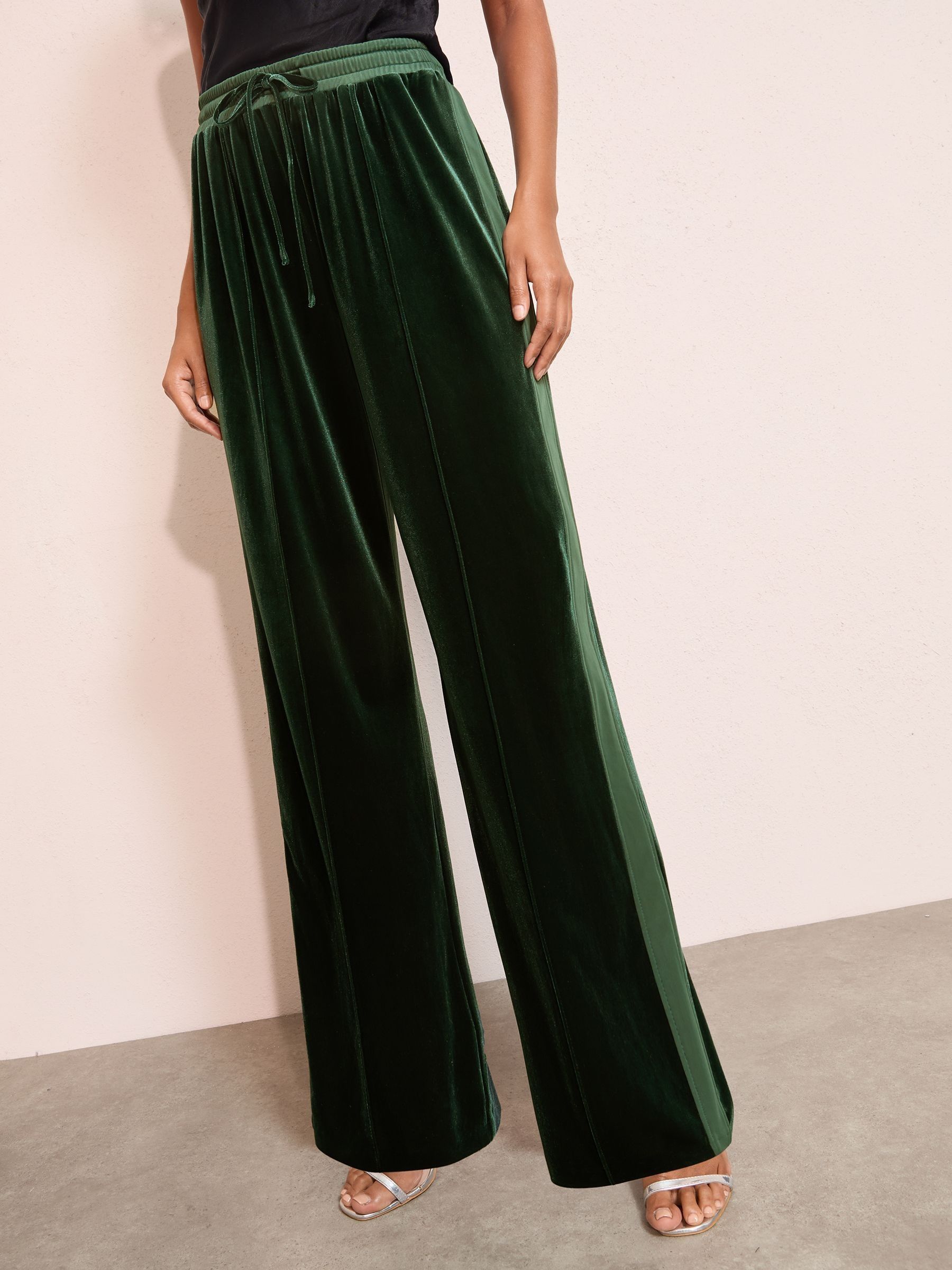 Groen - Friends Like These X Lucy Mecklenburgh Velvet Trousers