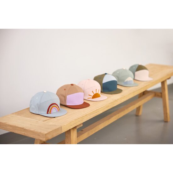 Casquette visière plate   Arc-en-ciel, bleu clair        de               Lässig