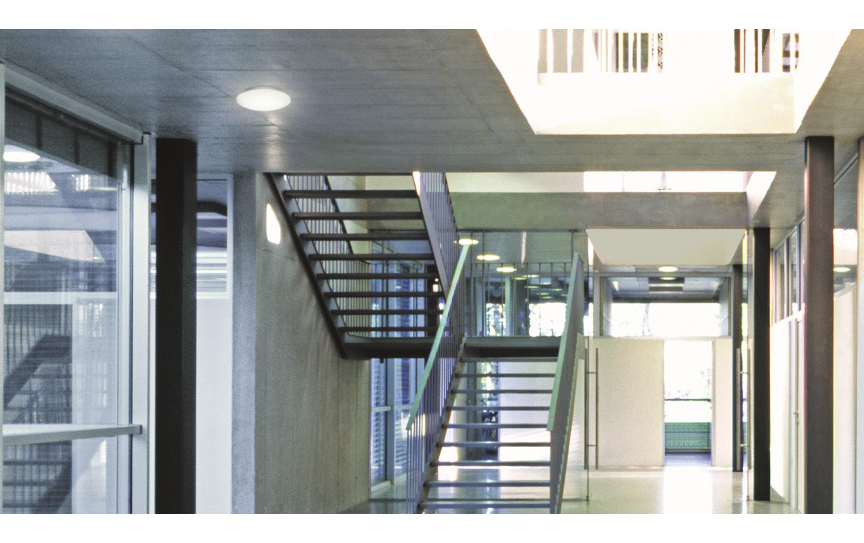 Badezimmerleuchte LED RS 20 S, 3000 K, 9.4 W, WeissDeckenleuchte mit Sensor, IP44