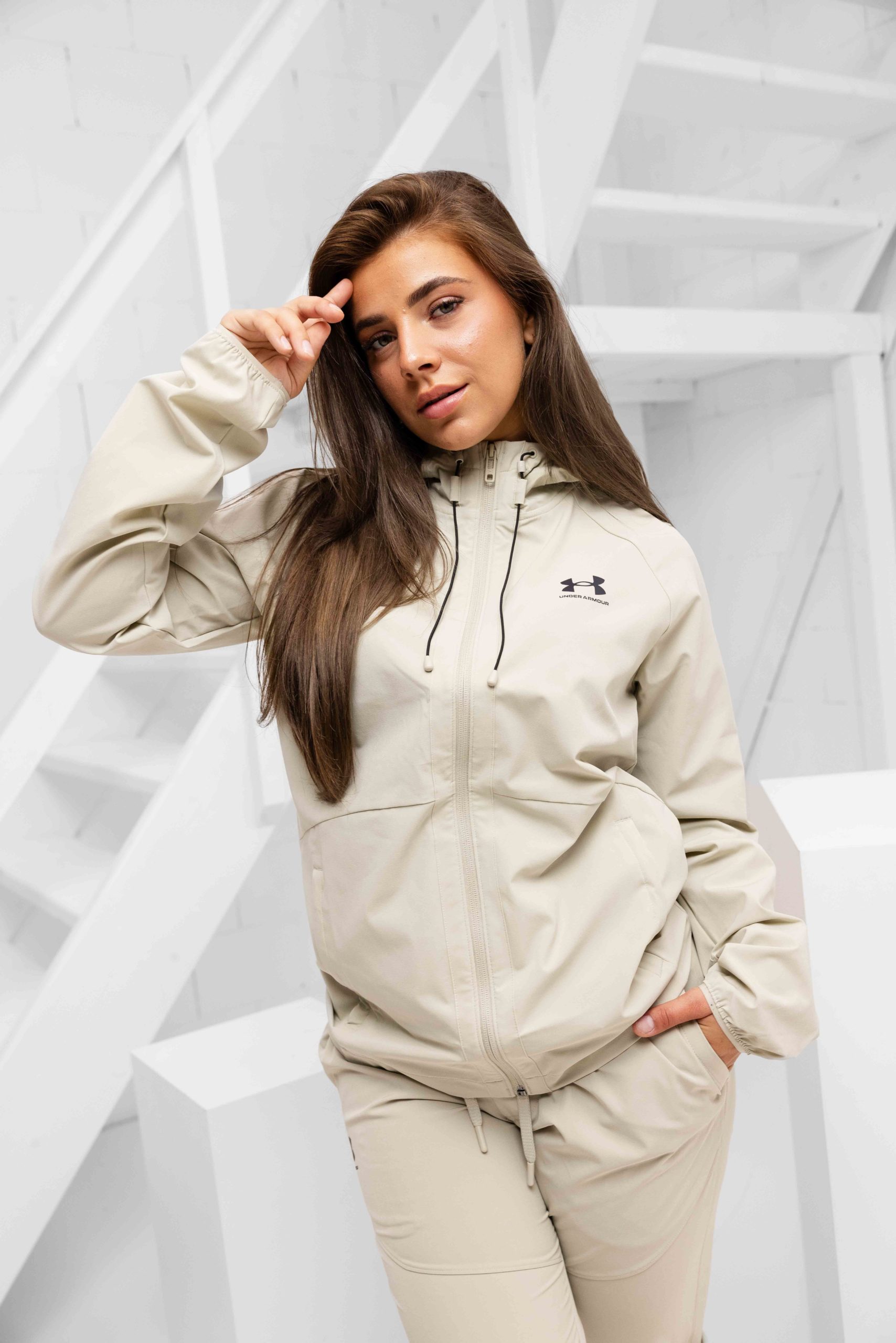 Under Armour Vibe Woven Trainingspak Dames Beige