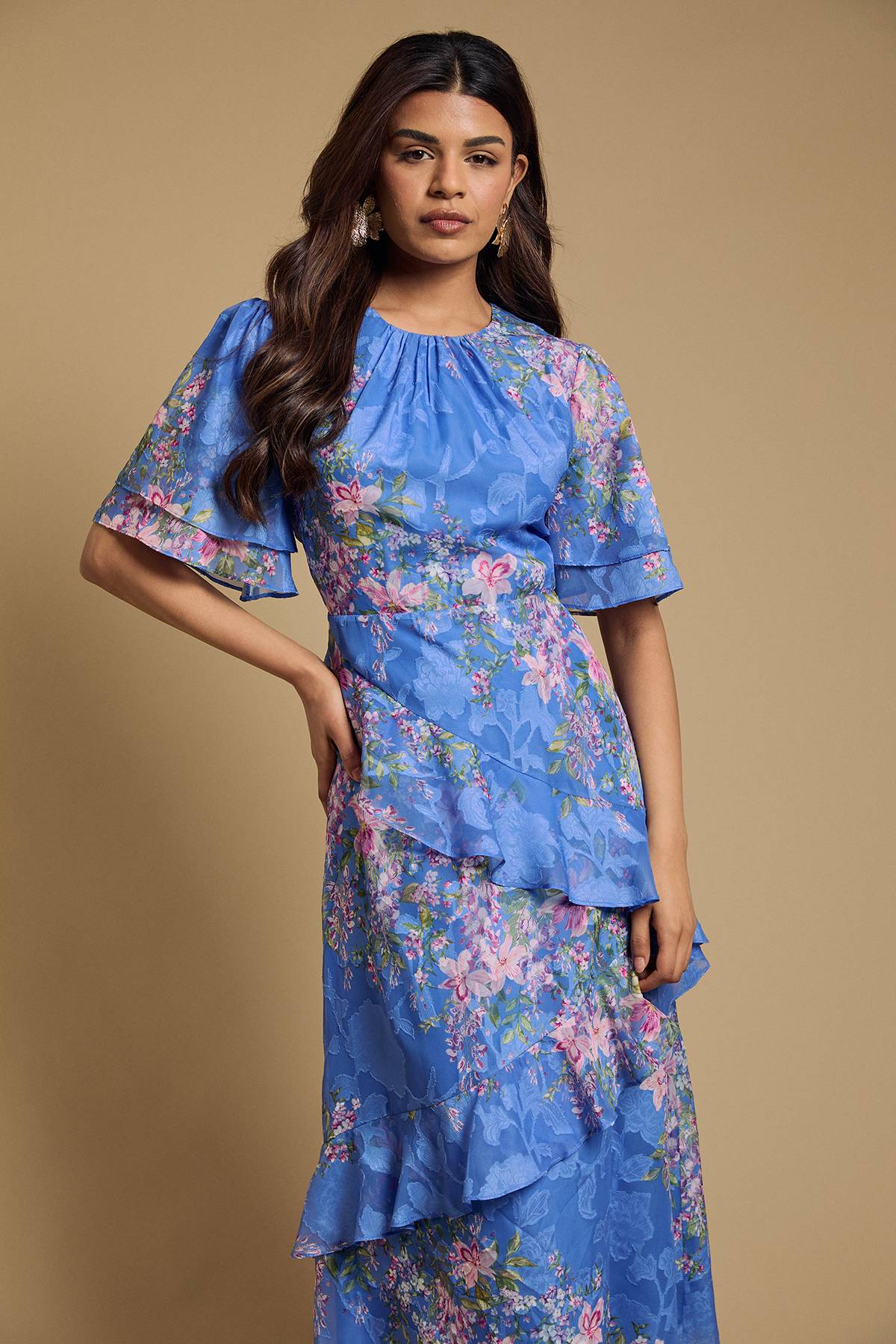 Oasis Robe Midi Satinée à Double Volant et Motif Dévoré