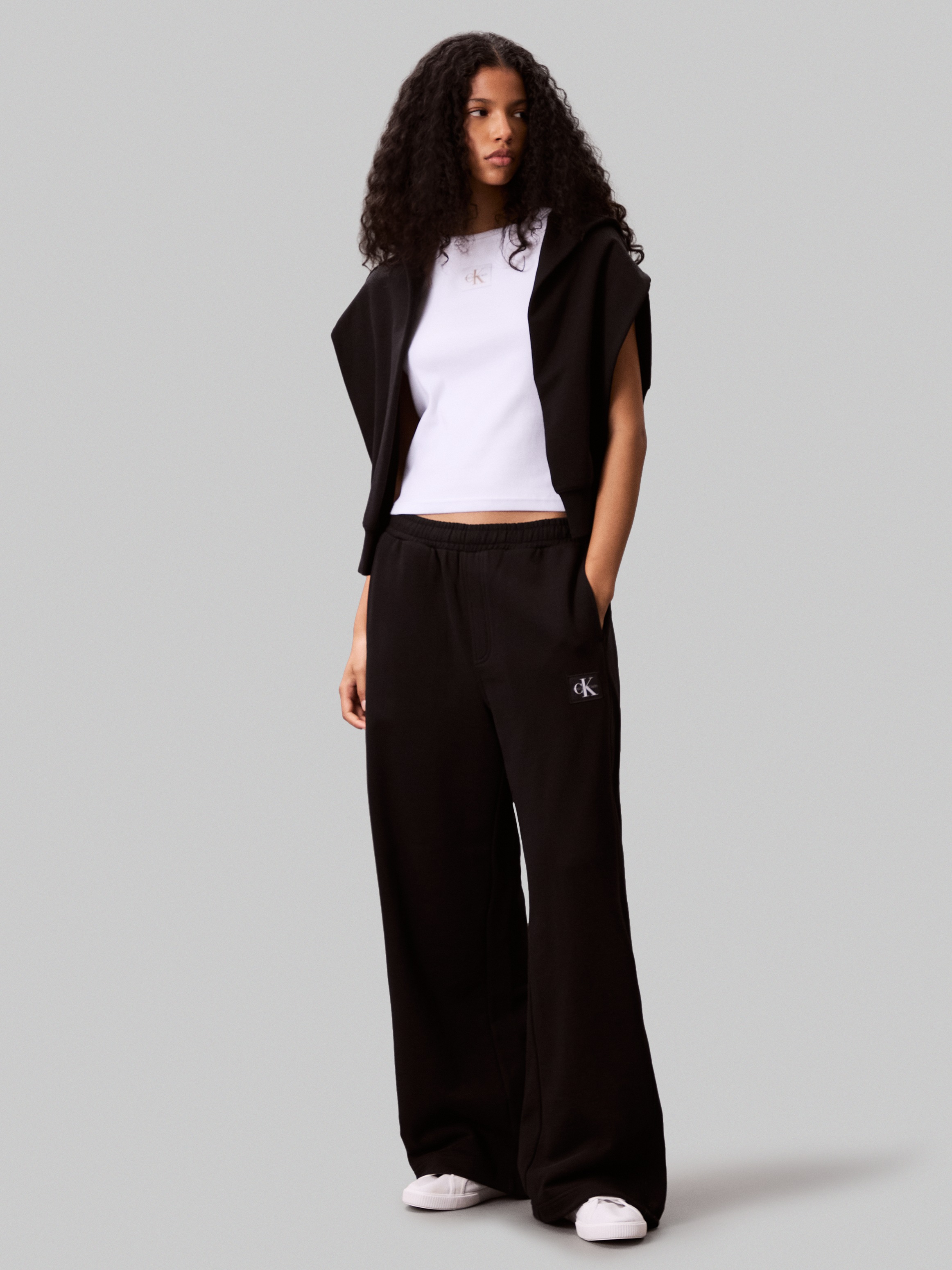 Calvin Klein Jeans Sweathose »A- FRENCH TERRY BADGE LOGO PANT«  mit weitem Bein