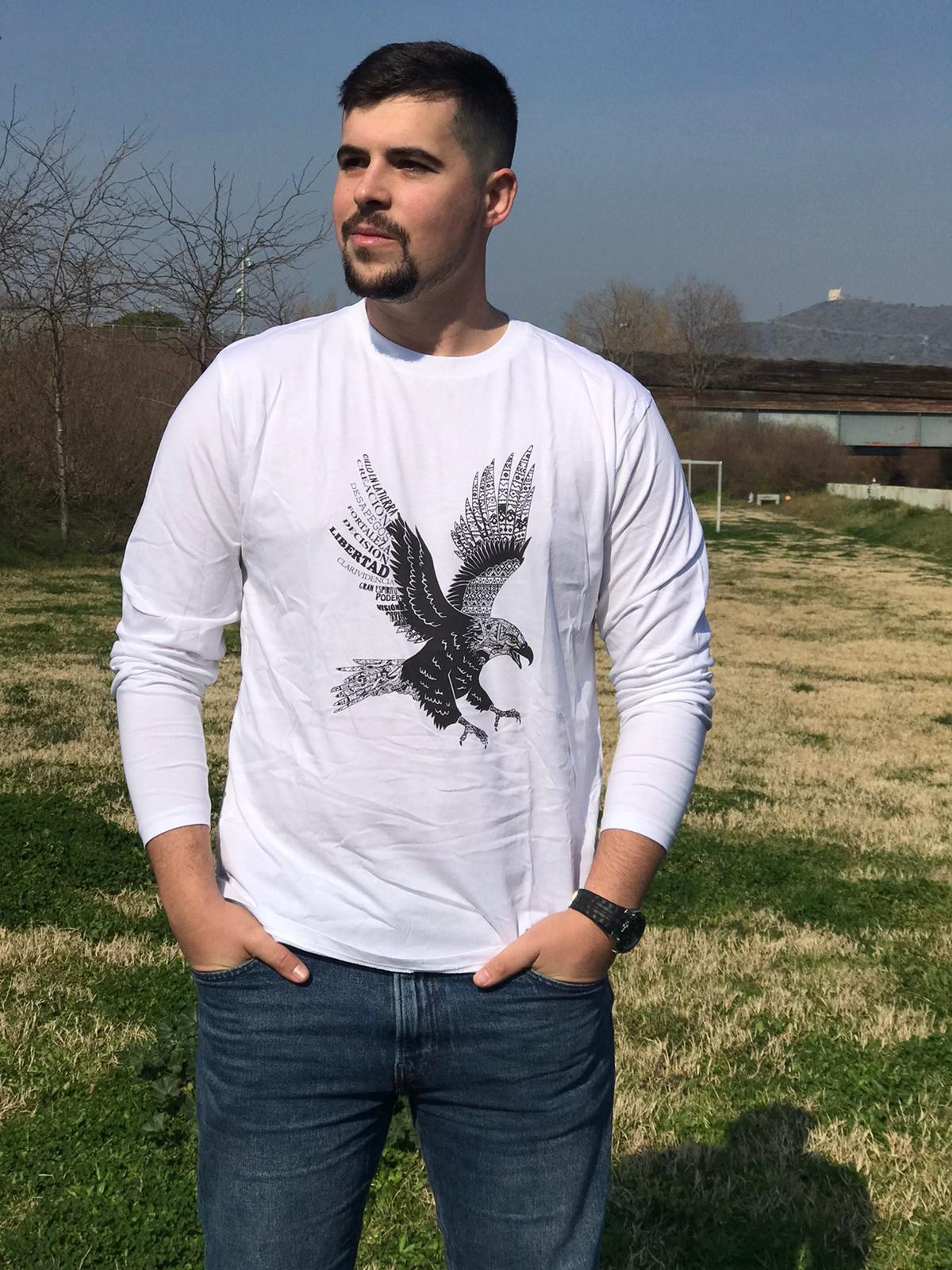 Camiseta unissex com águia na cor branca