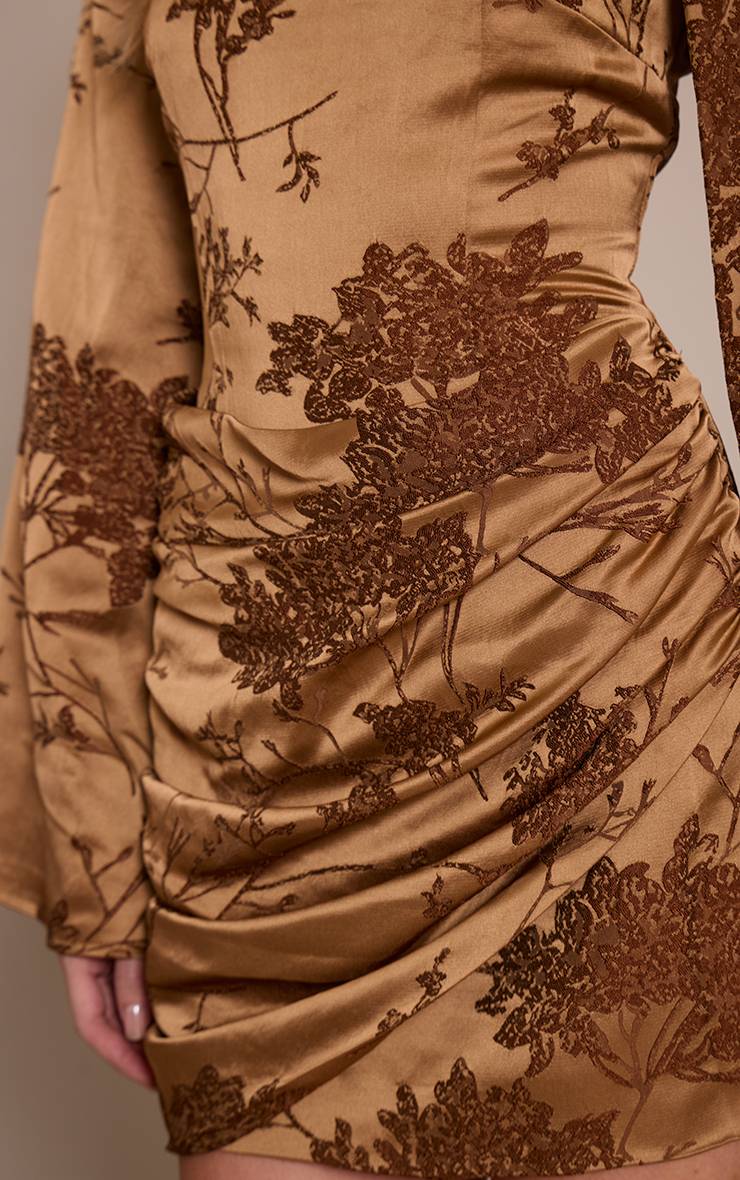 Doré Robe Mini En Jacquard À Encolure Bateau Et Manches Évasées