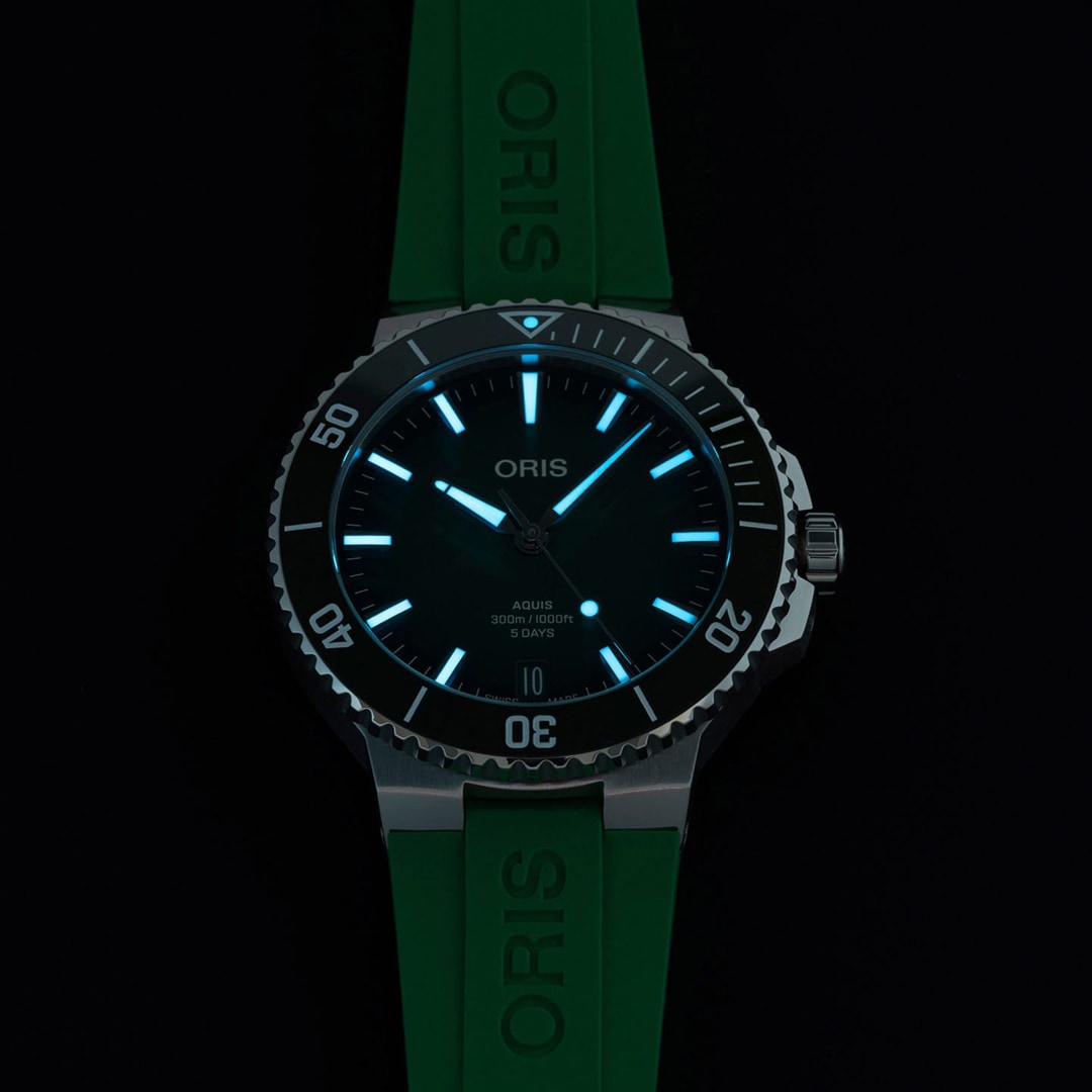 Oris Aquis Date Calibre 400 Grün / Kautschuk Ø 43.5mm