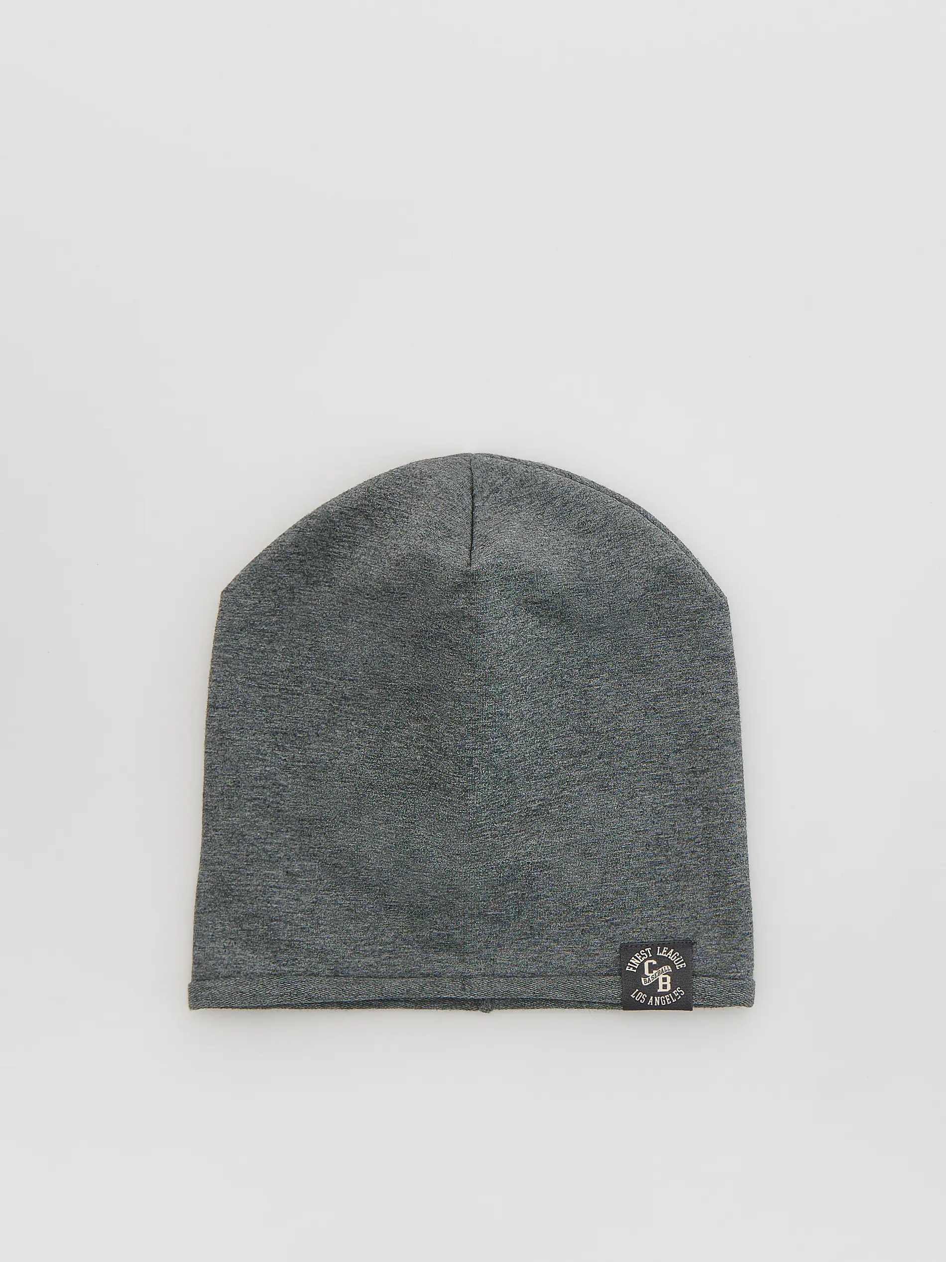 Beanie mit hohem Baumwollanteil und Aufnäher