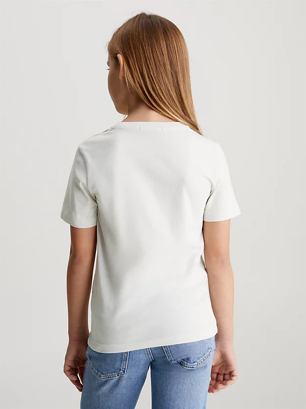 Camiseta infantil com logotipo