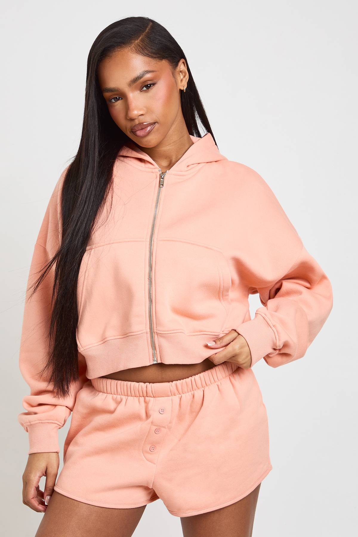 boohoo Ensemble Survêtement Sweat À Casynthétiqueche Court Zippé Et Short À Boutons Henley