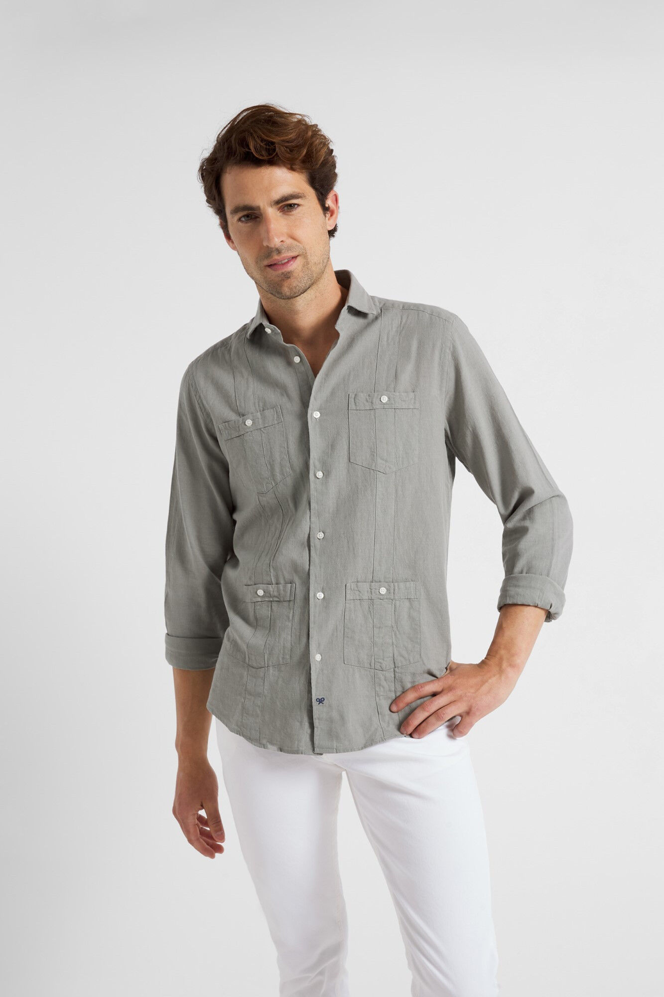 Guayabera esportiva verde claro - Cáqui