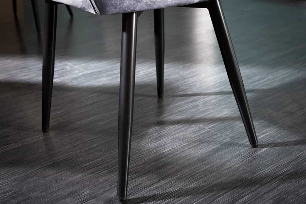 Design Stuhl MILANO grau Samt mit Armlehne Ziersteppung gepolstert schwarze Metallbeine