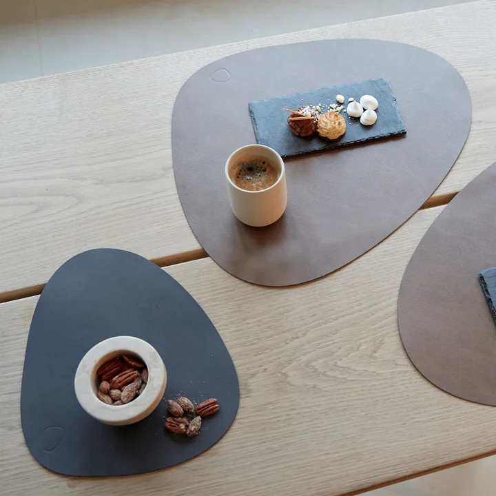 Lind DNA - Table Mat Curve S 24 x 28 cm, Nupo anthrazit