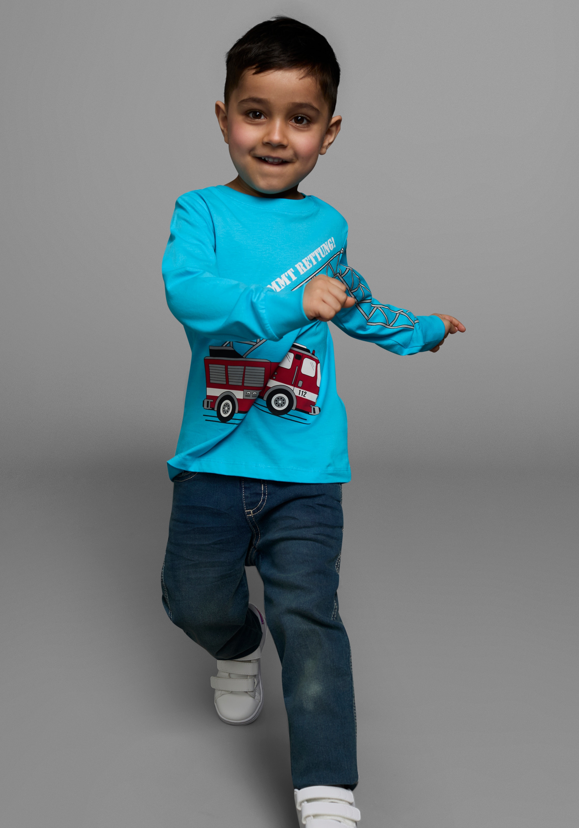 KIDSWORLD Langarmshirt »HIER KOMMT RETTUNG« Langarm,  Basic-Passform,  peppiger Druck