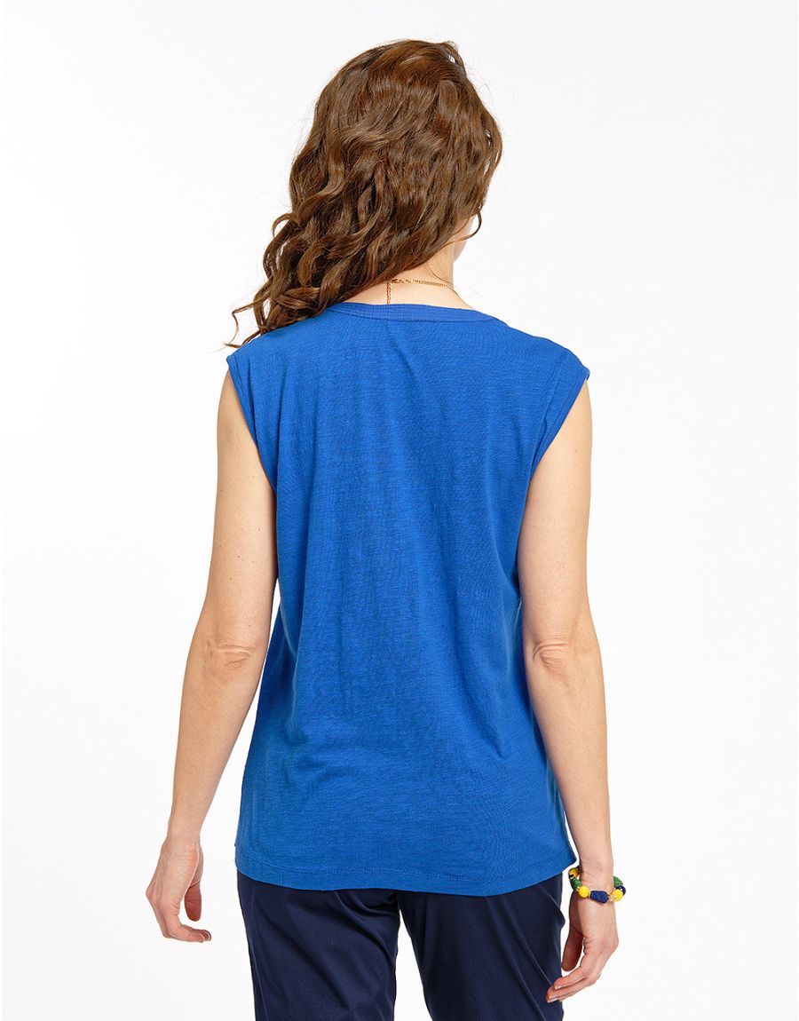 Top brodé bleu