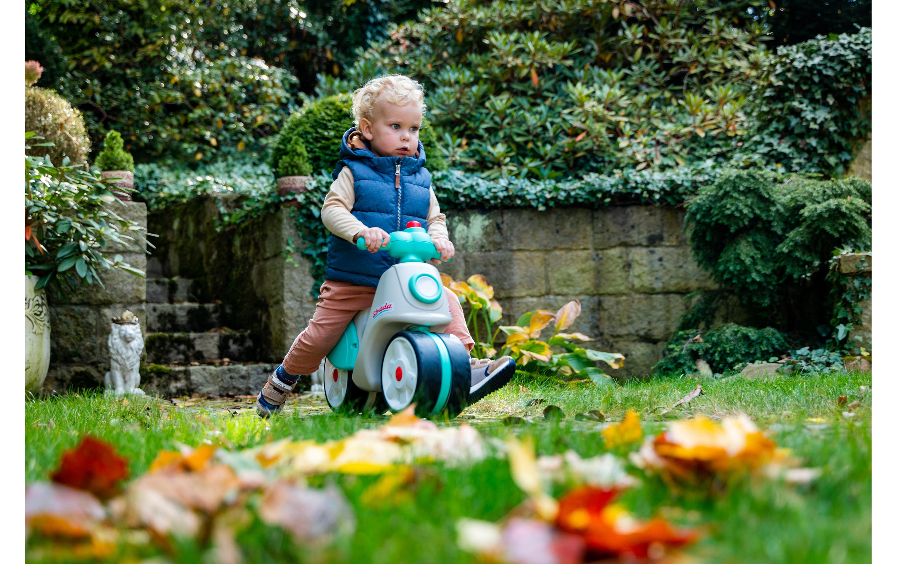 Rutschfahrzeug Strada Early Years ScooterScooter mit geräuscharmen Rädern, Lenker mit Richtungsanzeige und Hupe