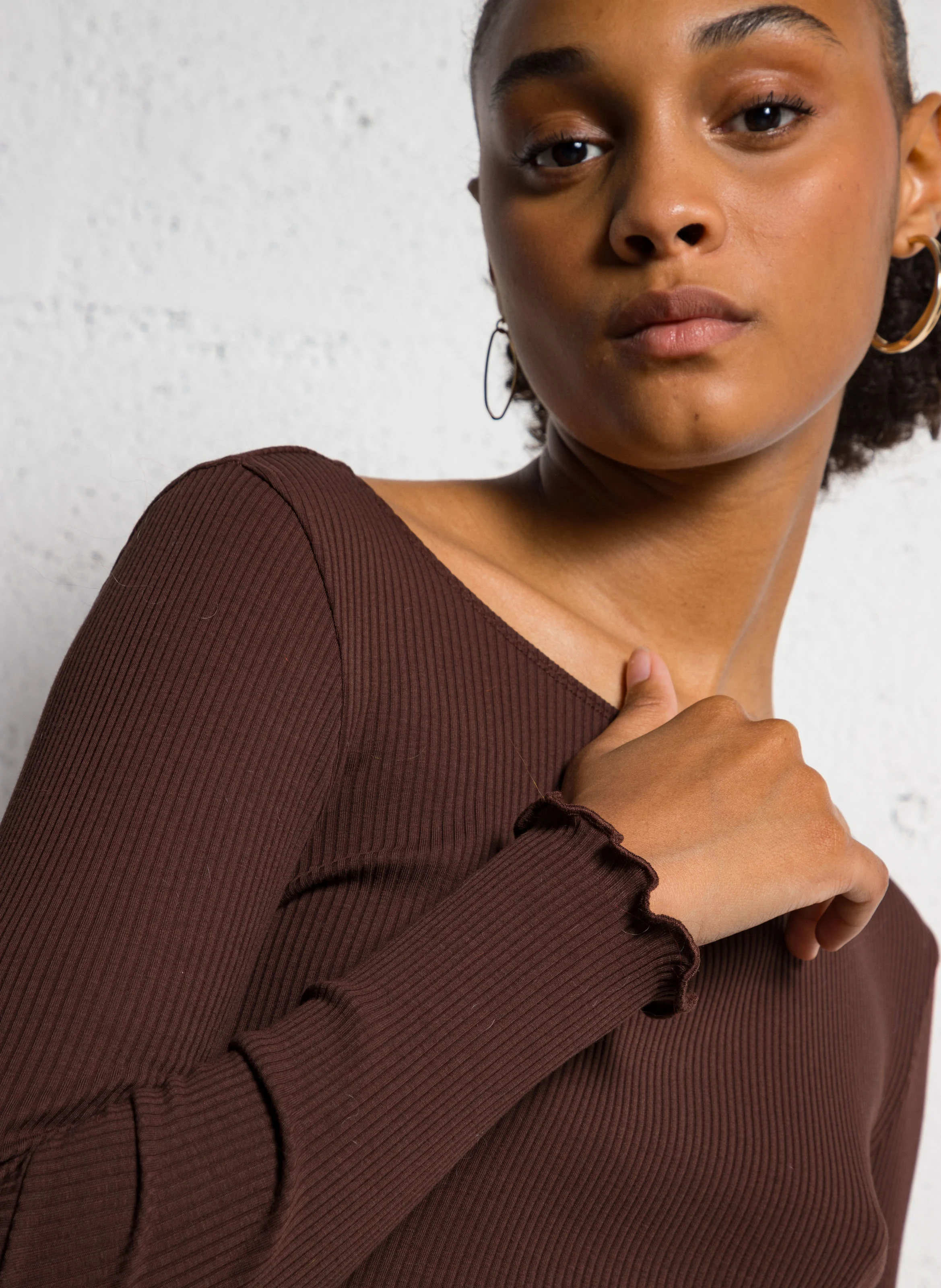 HAILEY UNI - Tee-shirt col rond en coton mélangé | Marron