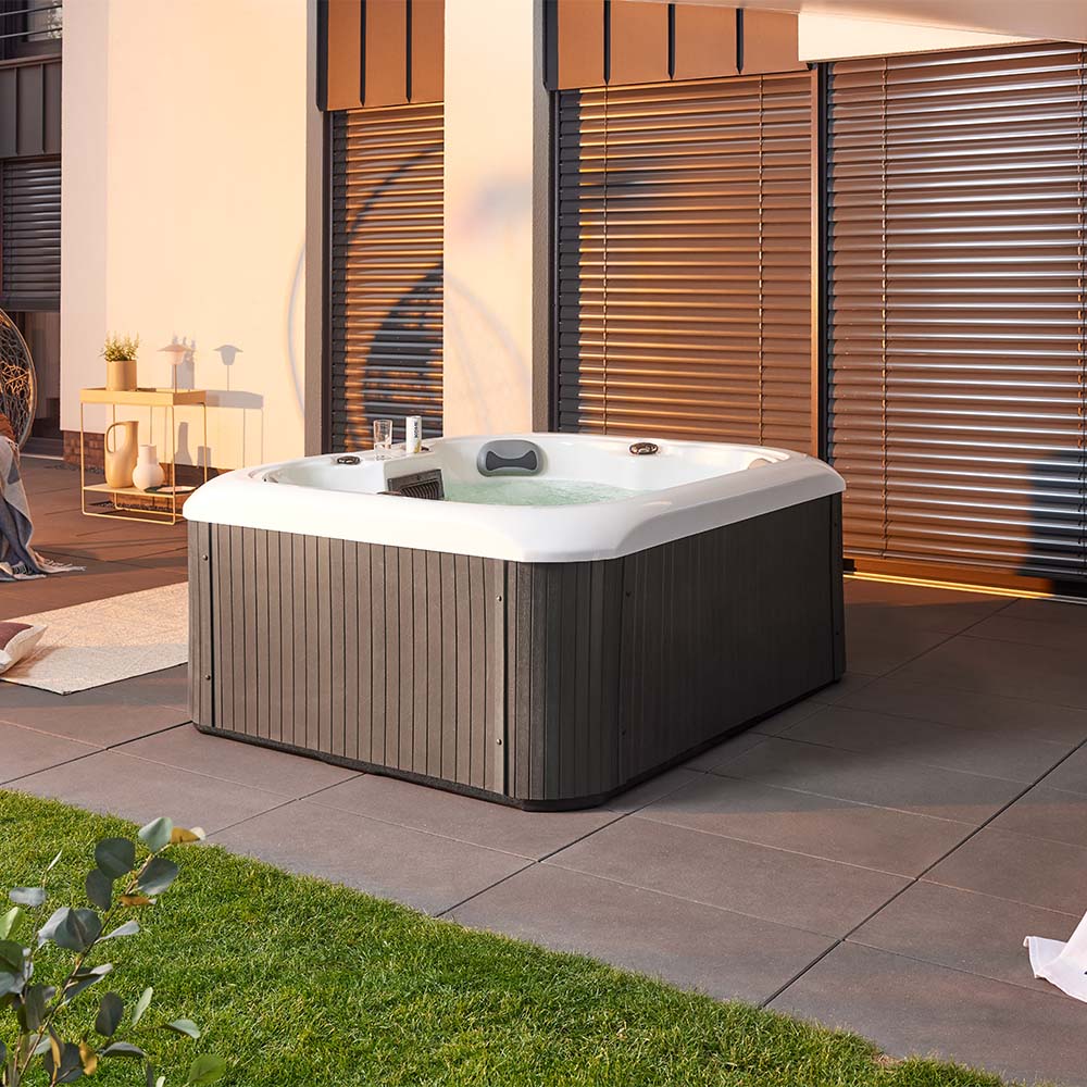 Home Deluxe - Buitenwhirlpool - SEA STAR PURE - Afmetingen 180 x 160 x 79 cm - Incl. verwarming, 19 massagestralen en 15 lampen | Buitenwhirlpool spa voor 4 personen
