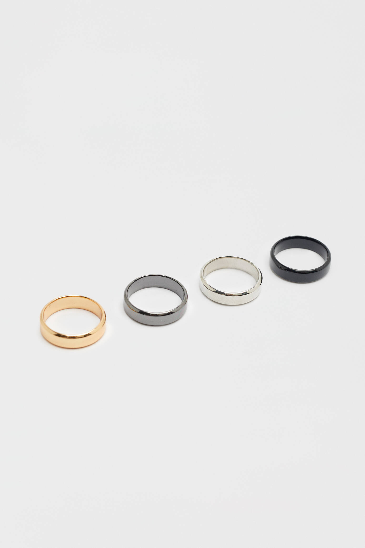 Conjunto de 4 anéis metálicos - prata