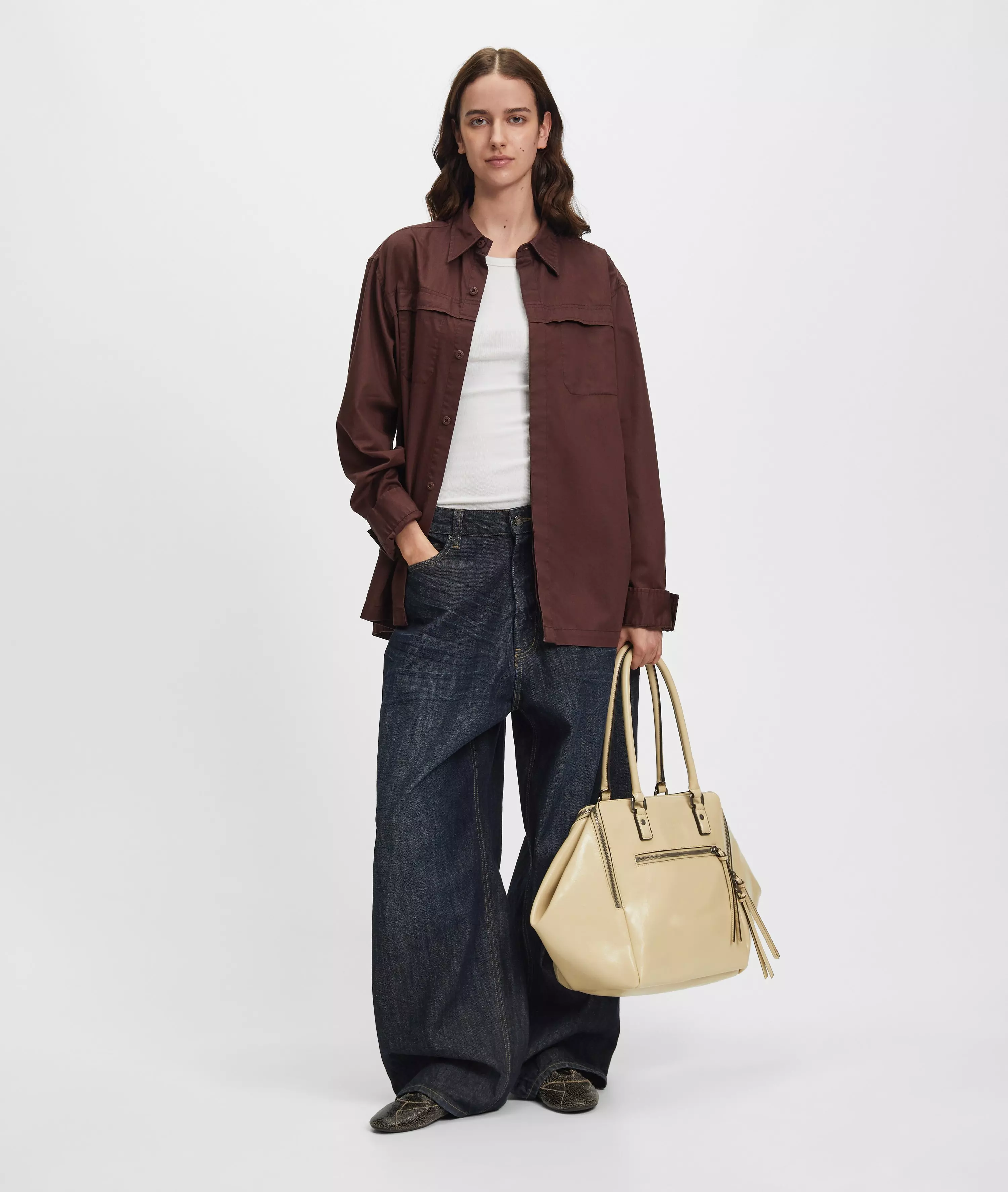 Archive Kayla Satchel L Spacious shoulder bag in patent leather look with glossy finish