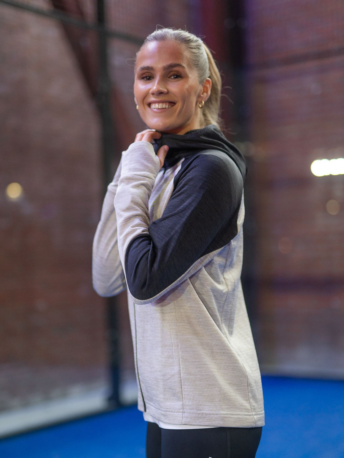 Full Zip Active Woman