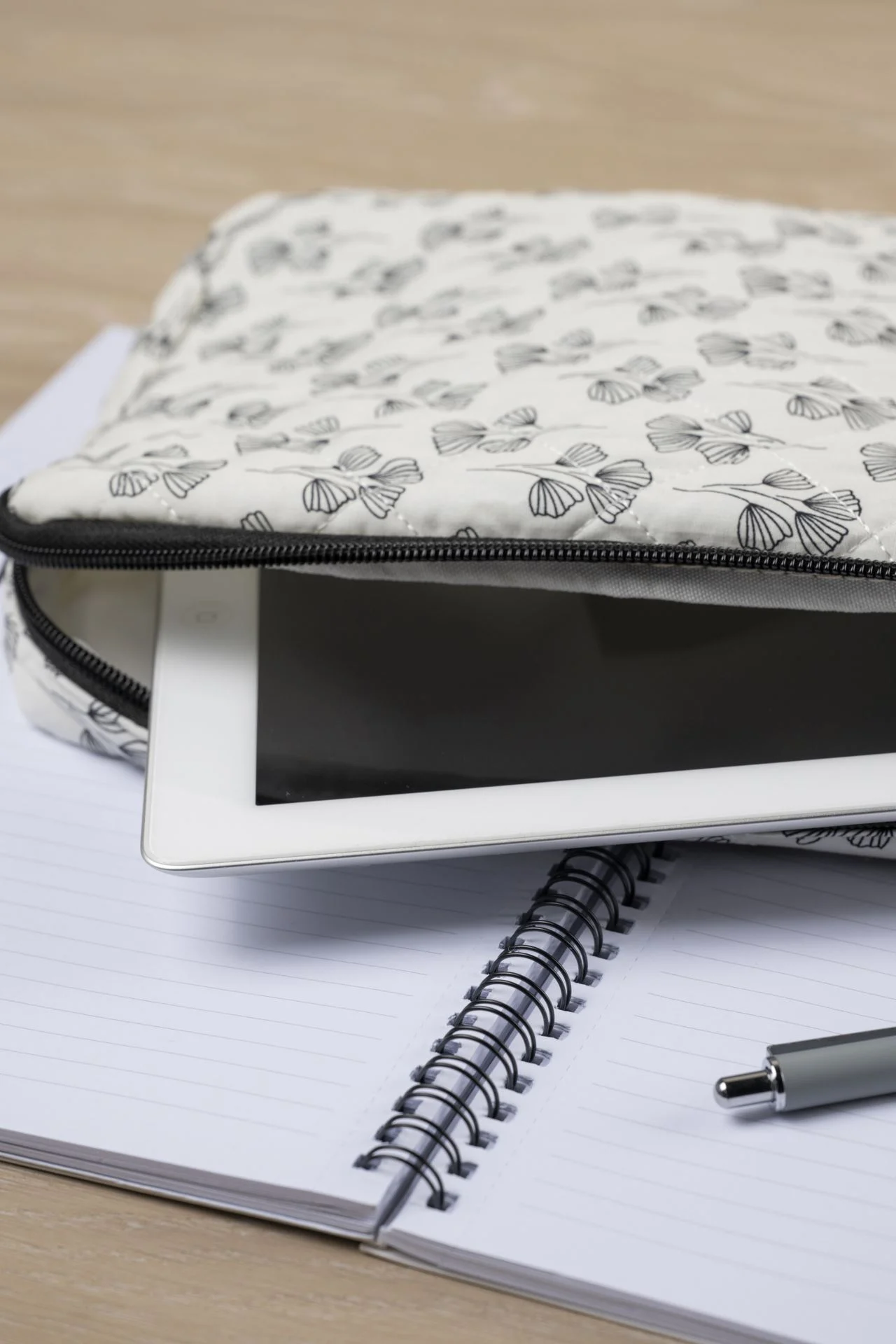 Ipad veske hvit - 2x28x21 cm
