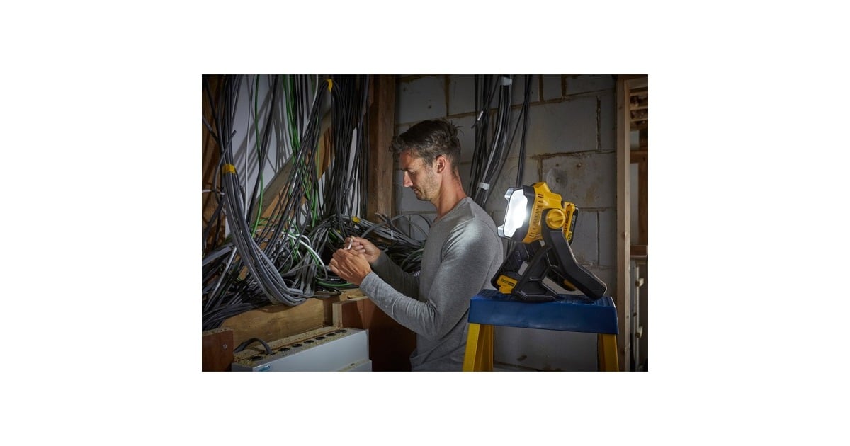 StanleyFATMAX V20 18V Werklamp  (Geel/zwart, Accu en oplader niet inbegrepen)