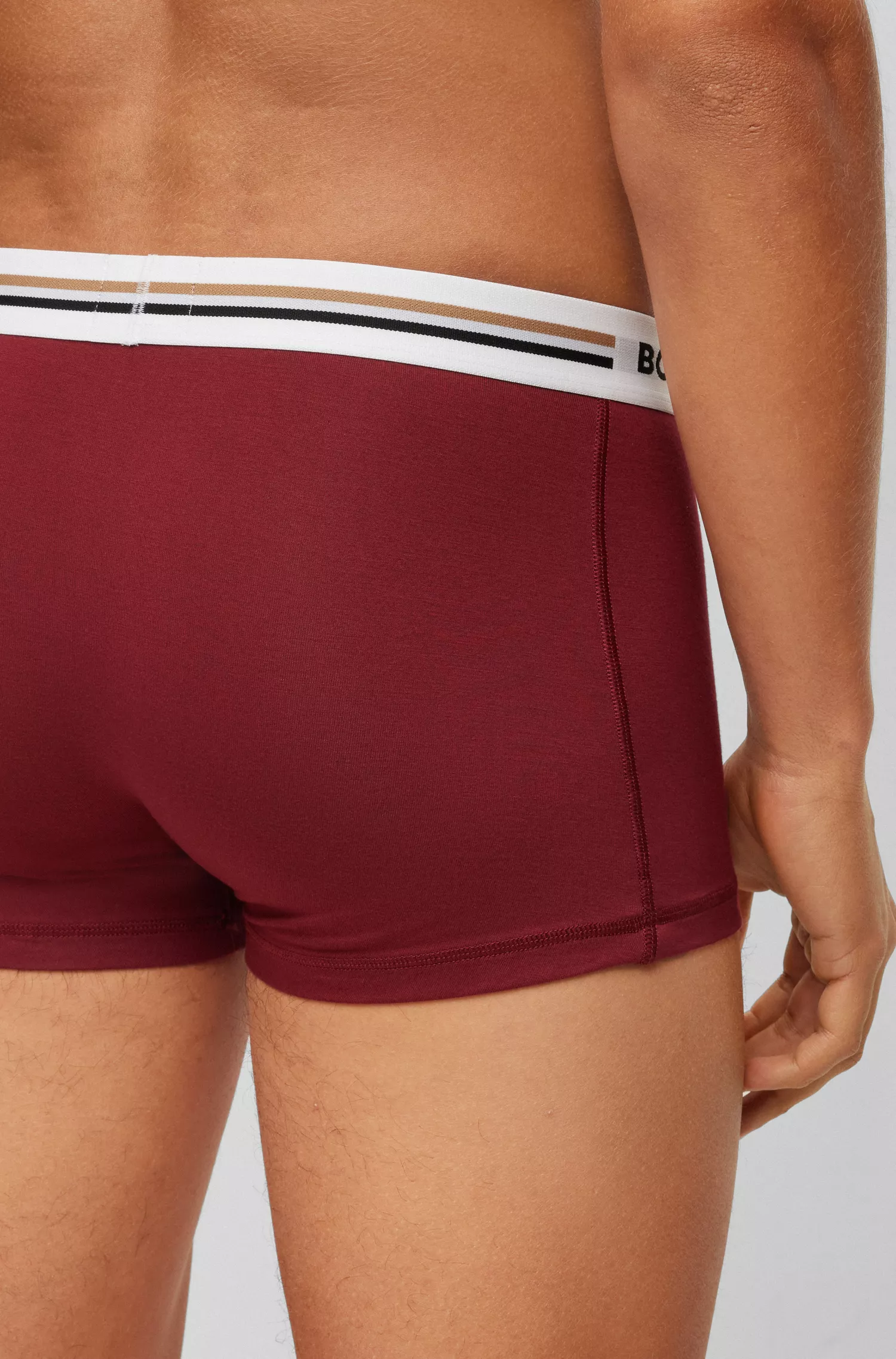 BOSS Black - Pacote com três cuecas boxer de tecido elástico macio com cós com logo.