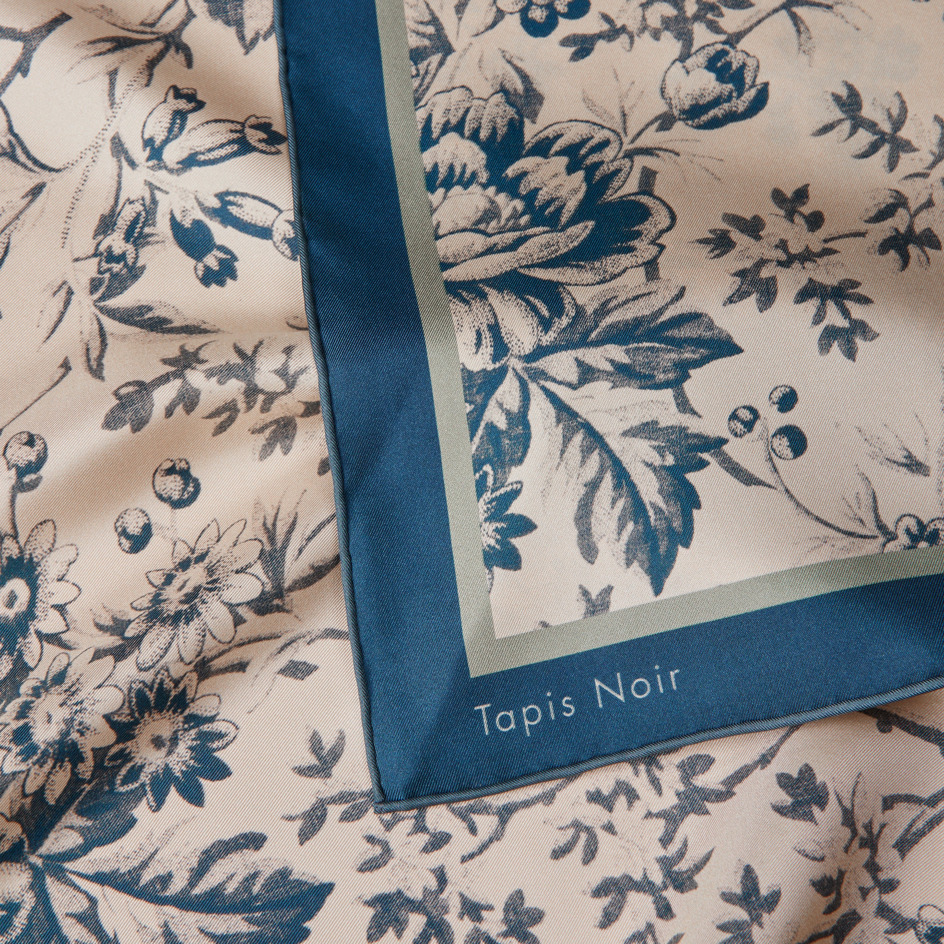 Tapis Noir  Classical Blue Toile silketørklæde - blå