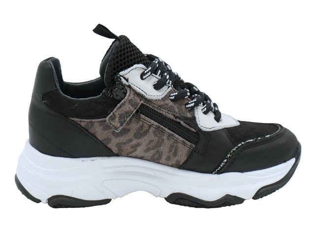 Giga Sneaker