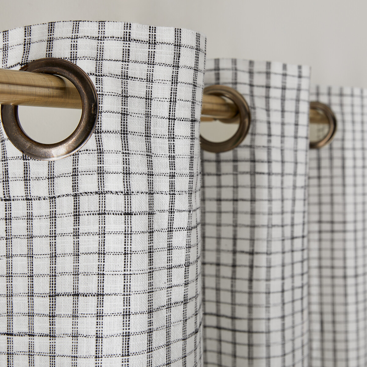 LA REDOUTE INTERIEURS<br>Cortina de algodão com ilhós e estampa xadrez, Acha