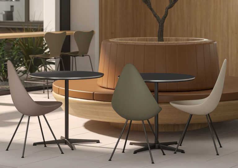 Fritz Hansen Drop Chair stoel Zwart