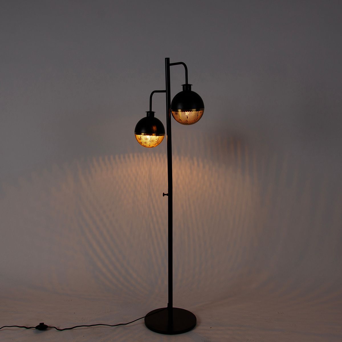 Industriële vloerlamp zwart met messing 2-lichts - Haicha