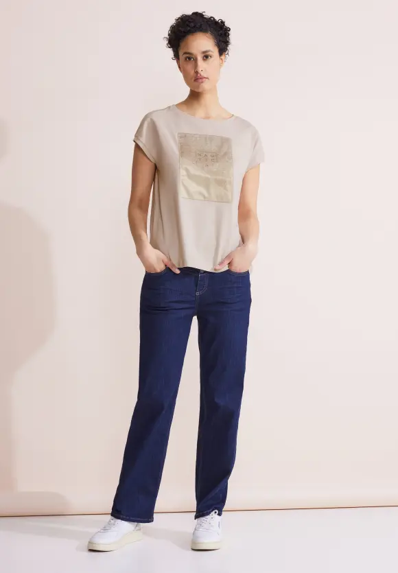 T-Shirt mit Print Patch - smooth sand beige